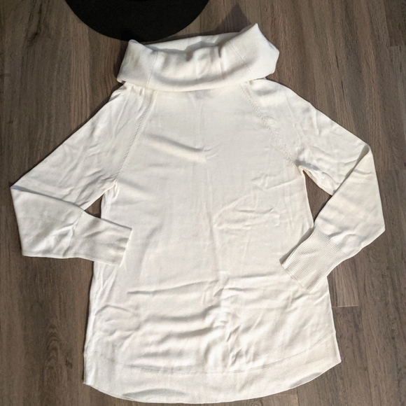 Tommy Hilfiger Ivory Cowl Neck Sweater Medium - Picture 1 of 7